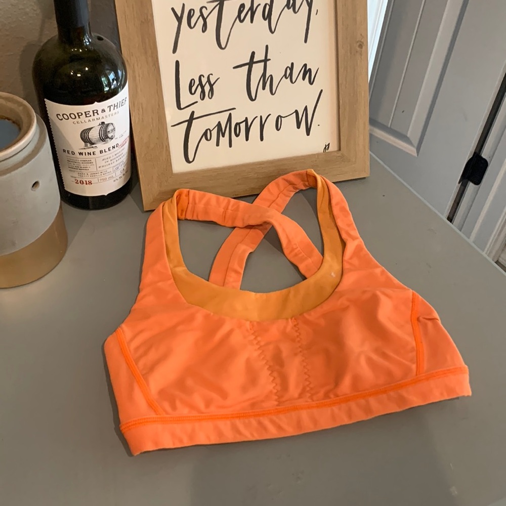 Gently used Lululemon Stash It sports bra. Size 4.